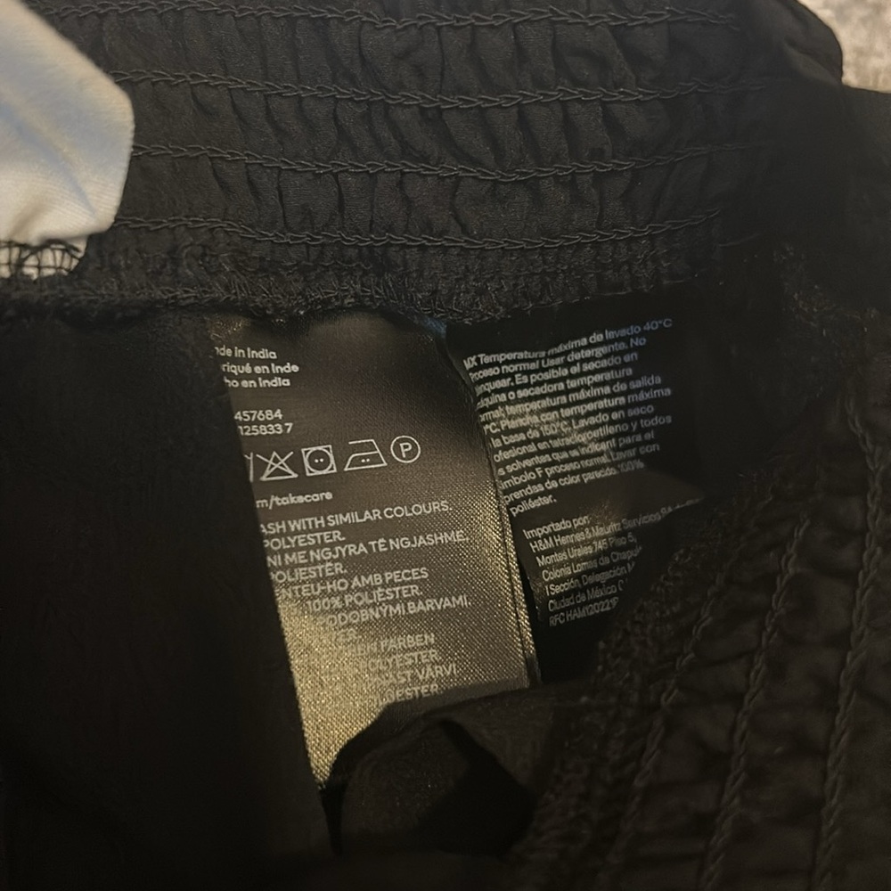H&M Girls Paper Bag Pants LIGHTLY USED SIZE 12 BLACK - Picture 5 of 6